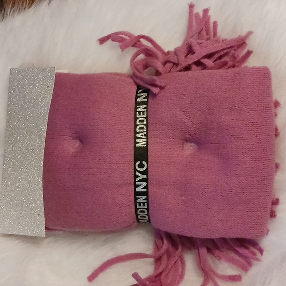 MADDEN NYC 2 PIECE PINK POM RHINESTONE HAT AND FRINGED SCARF SET - Picture 2 of 9